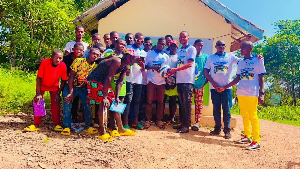 CARDO team and community members gathered in Mabanta village